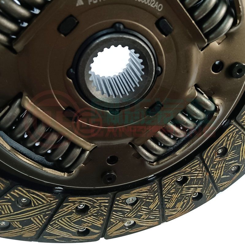 P1161030002A0 Auto Car Transmission Clutch Disc Spare Parts For FOTON TUNLAND